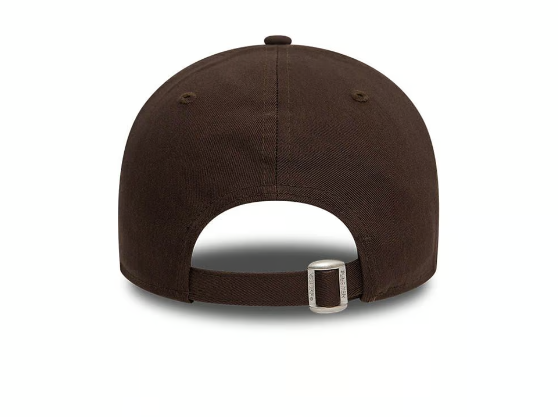 New York Yankees League Essential 9Forty Strapback Brown MLB Vintage Snapback Baseball Cap Adjustable Streetwear Hat
